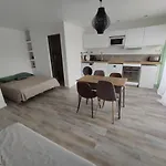 Appartement Climatise Avec Balcon,Wifi, Proche Remparts